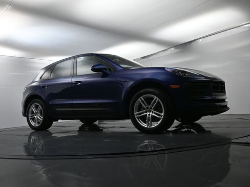 Certified 2024 Porsche Macan image 54