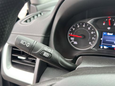 Used 2024 GMC Terrain SLE w/ Driver Convenience Package image 31