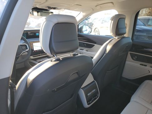 New 2026 Lincoln Nautilus Reserve w/ Jet Appearance Package image 29