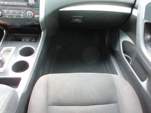 Used 2014 Nissan Altima 2.5 S w/ Display Audio Package FWD image 29