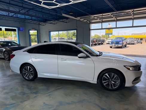Used 2018 Honda Accord Hybrid image 10