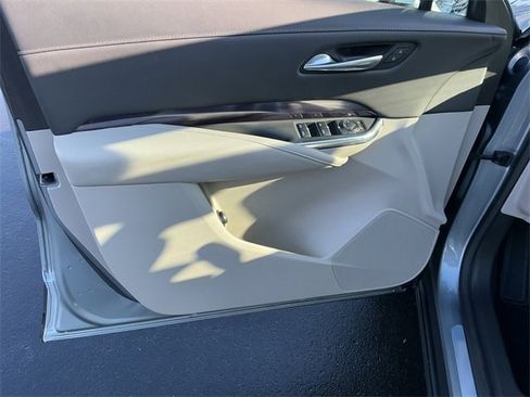 Certified 2023 Cadillac XT4 Luxury w/ Cold Weather Package image 18