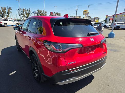 Used 2023 Honda HR-V Sport image 4
