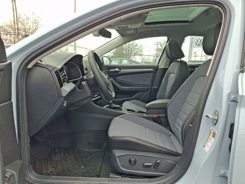 New 2026 Volkswagen Jetta SE image 6