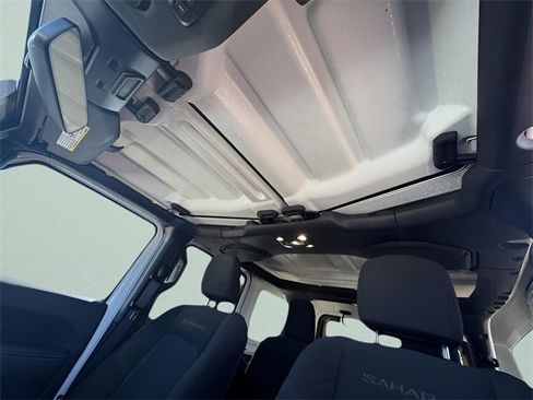 Used 2023 Jeep Wrangler Sahara image 20