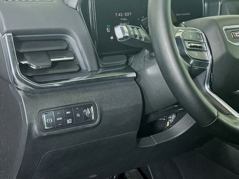 Used 2025 GMC Terrain Elevation image 17