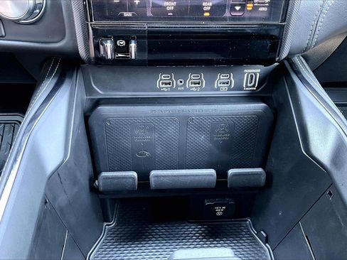 Used 2025 RAM 1500 Limited AWD/4WD image 18