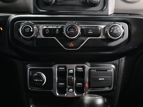 Used 2021 Jeep Wrangler Unlimited Sport image 19