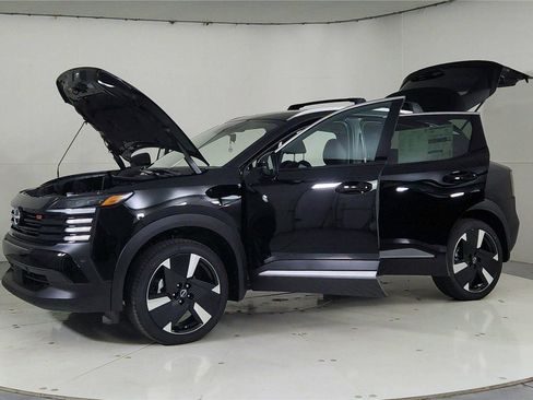 New 2026 Nissan Kicks SR w/ Cold Weather Package image 10