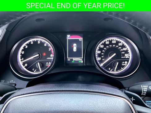 Used 2022 Toyota Camry SE image 13