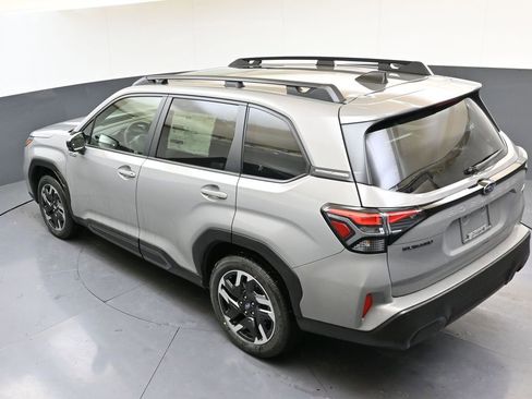 Used 2025 Subaru Forester Limited AWD/4WD image 45