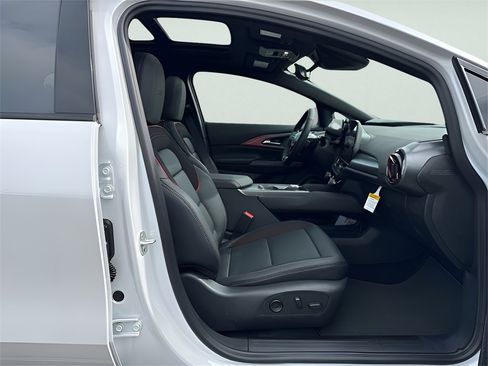 New 2025 Chevrolet Equinox EV RS image 11