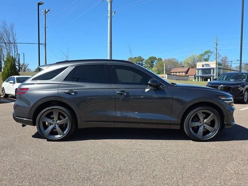 Used 2024 Genesis GV70 2.5T w/ Sport Prestige Package image 2