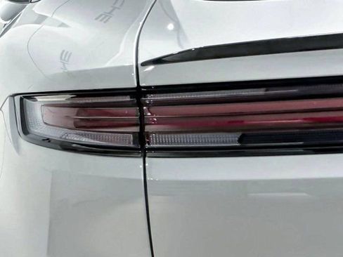 Certified 2025 Porsche Cayenne Coupe image 39