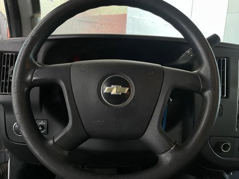 Used 2017 Chevrolet Express 3500 w/ Chrome Appearance Package image 21