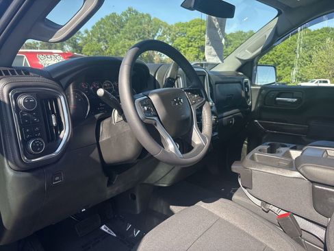 Used 2022 Chevrolet Silverado 1500 RST image 10