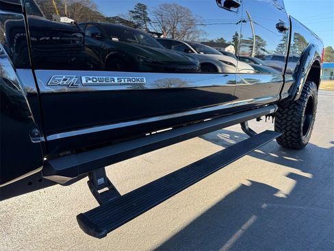 Used 2019 Ford F250 Lariat w/ Lariat Ultimate Package image 17