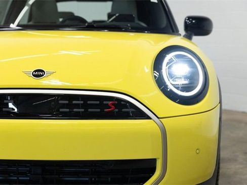 Certified 2025 MINI Cooper S image 8