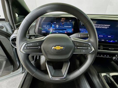 New 2026 Chevrolet Equinox EV LT image 6