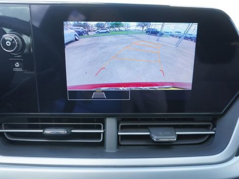 Used 2025 Chevrolet Trax LS w/ LS Convenience Package image 14