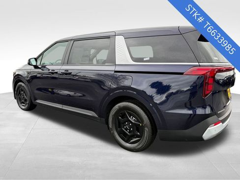 New 2026 Kia Carnival LX image 5