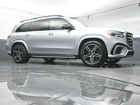Used 2026 Mercedes-Benz GLS 450 4MATIC image 42