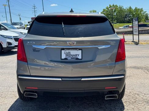 Used 2018 Cadillac XT5 Luxury w/ Driver Awareness Package FWD image 5