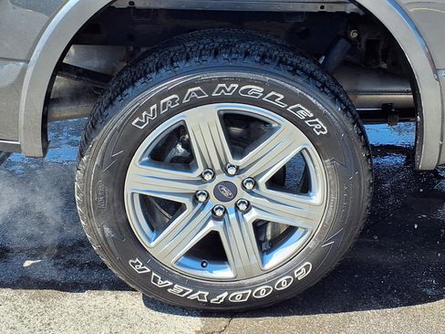 Used 2019 Ford F150 XLT w/ Equipment Group 302A Luxury AWD/4WD image 26