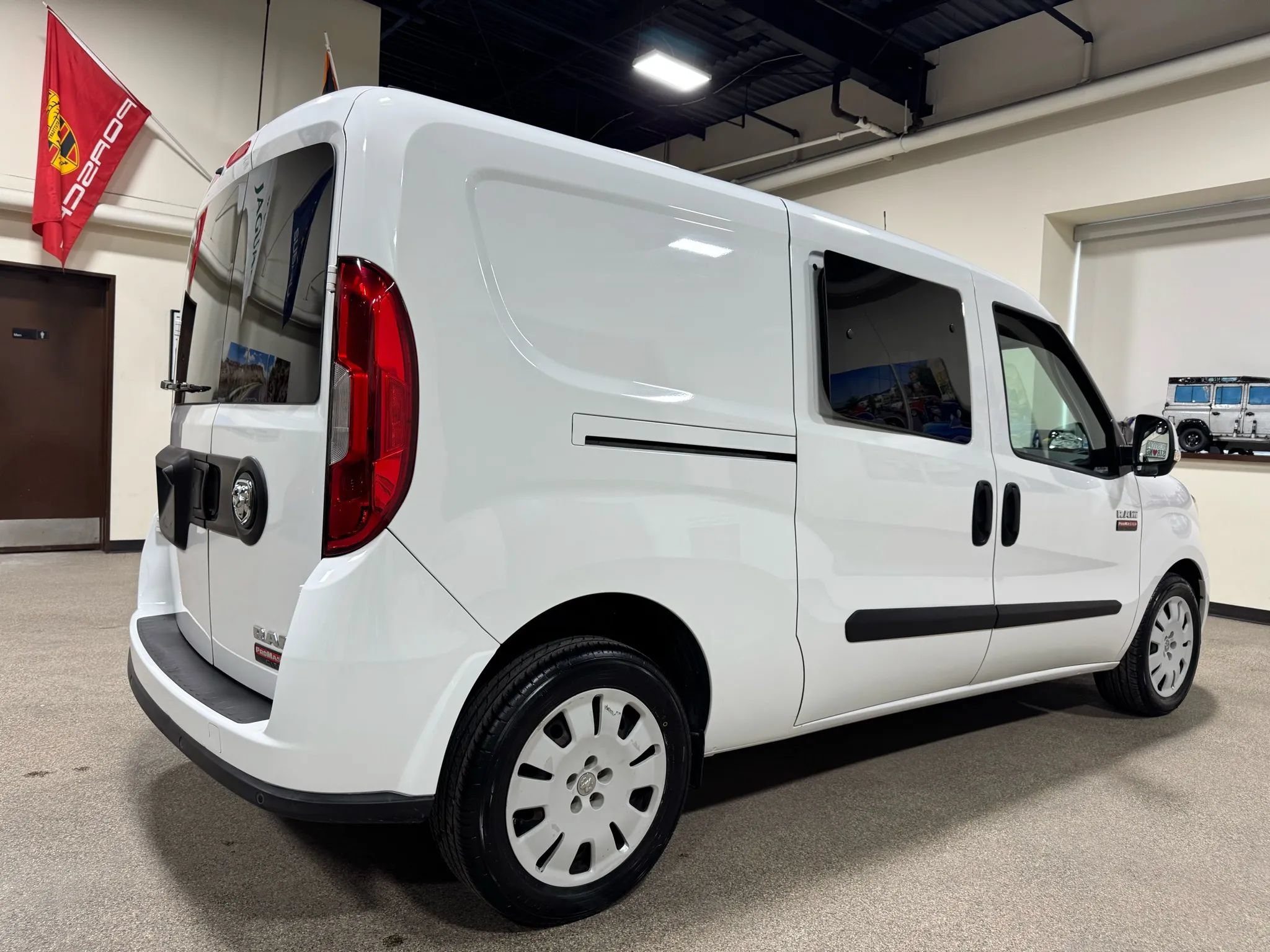 Used 2019 RAM ProMaster City Tradesman SLT FWD image 6