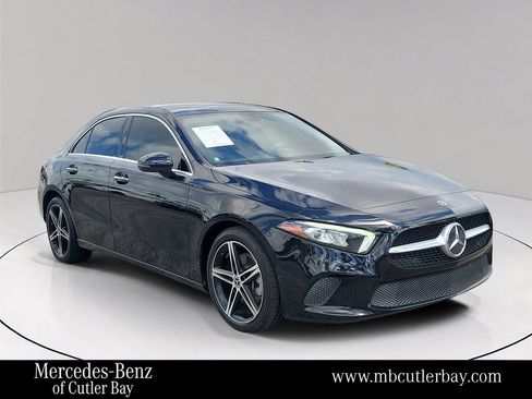 Used 2022 Mercedes-Benz A 220 image 1