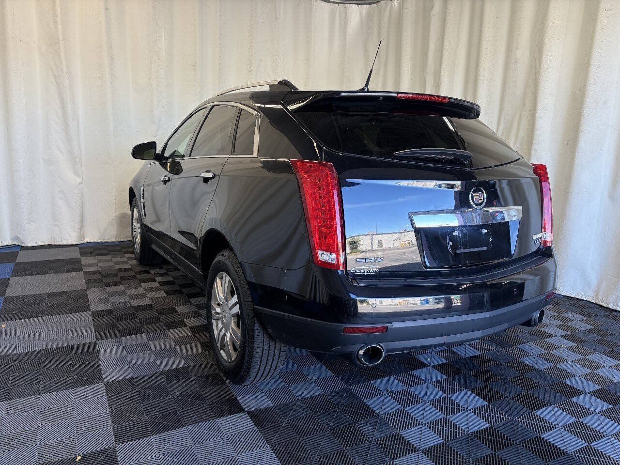 Used 2012 Cadillac SRX Luxury FWD image 4