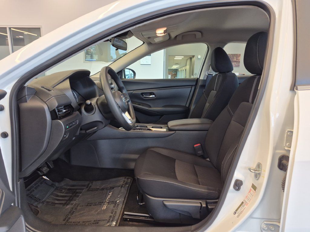 Certified 2023 Nissan Sentra SV FWD image 15