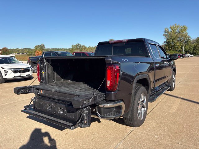 Used 2022 GMC Sierra 1500 SLT w/ SLT Premium Plus Package AWD/4WD image 7