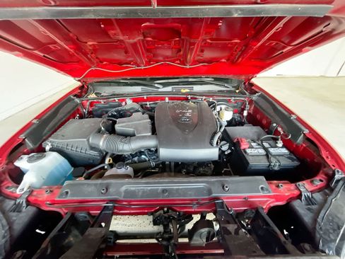 Used 2022 Toyota Tacoma Limited image 26