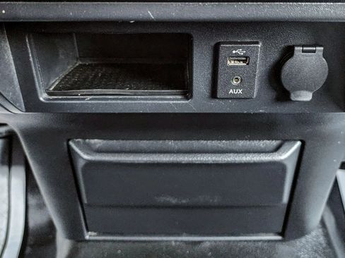 Used 2017 Nissan Titan S image 25