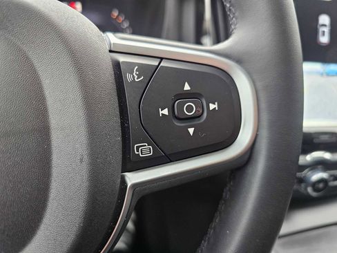 Certified 2025 Volvo XC60 B5 Core w/ Protection Package Premier image 34