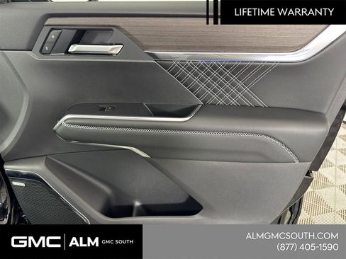 New 2026 GMC Acadia Denali w/ Super Cruise Package image 16