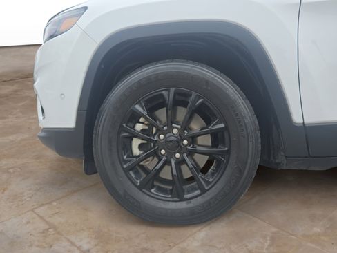 Certified 2023 Jeep Cherokee Altitude Lux image 25