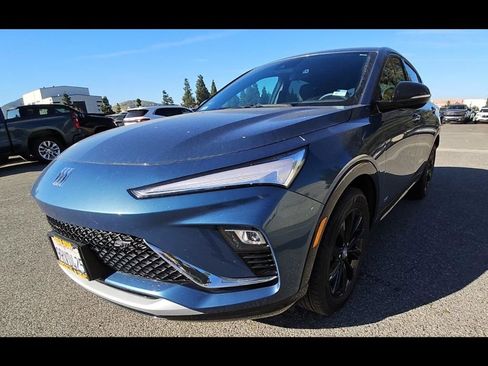 Used 2025 Buick Envista Sport Touring w/ Advanced Safety Package image 3