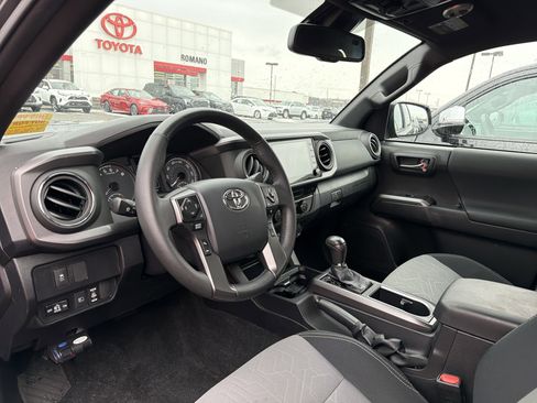 Used 2023 Toyota Tacoma TRD Off-Road image 9