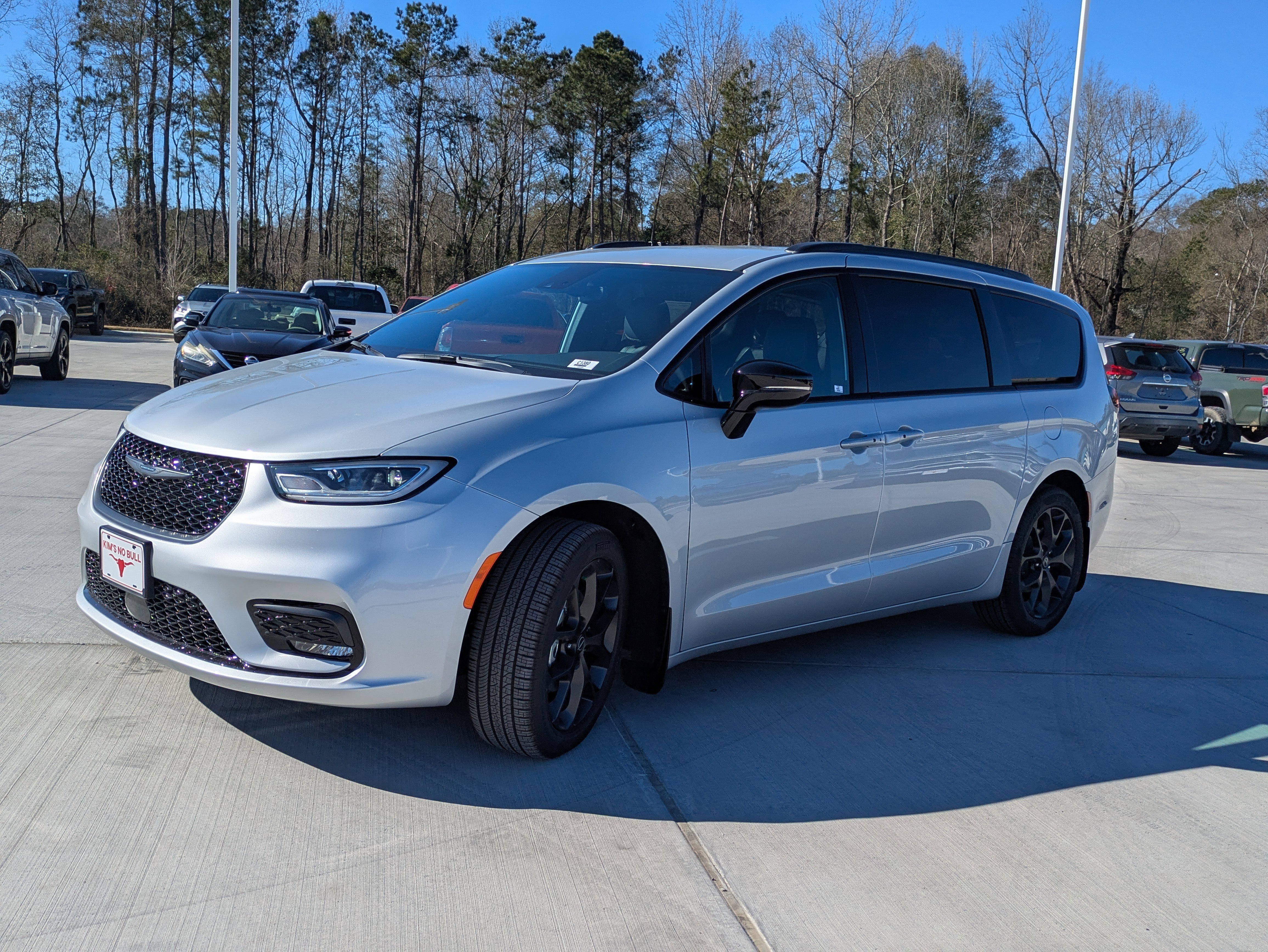 New 2026 Chrysler Pacifica Select w/ S Appearance Package FWD image 3
