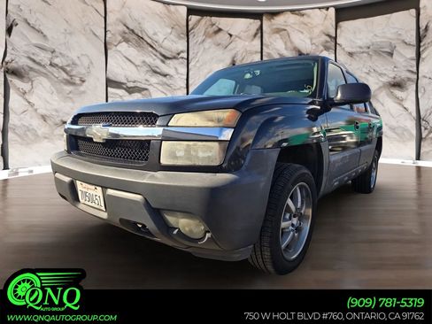 Used 2005 Chevrolet Avalanche LT w/ Preferred Equipment Group image 1