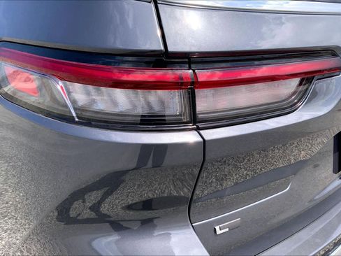 Used 2022 Jeep Grand Cherokee L Limited image 28