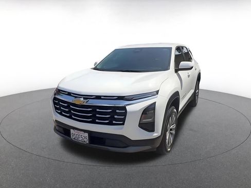 Used 2025 Chevrolet Equinox LT FWD image 7