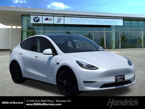 Used 2022 Tesla Model Y Long Range AWD/4WD image 1
