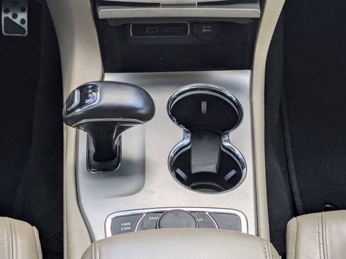 Used 2014 Jeep Grand Cherokee Limited w/ Mopar Chrome Edition Group AWD/4WD image 24