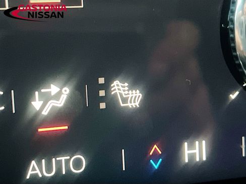 Used 2025 GMC Acadia Elevation image 27