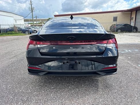Used 2023 Hyundai Elantra SE FWD image 4