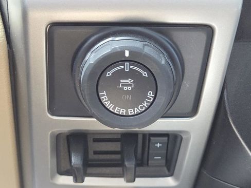 Used 2019 Ford F150 Lariat w/ Equipment Group 502A Luxury image 6