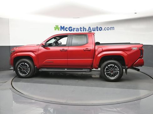 Used 2025 Toyota Tacoma TRD Sport AWD/4WD image 23